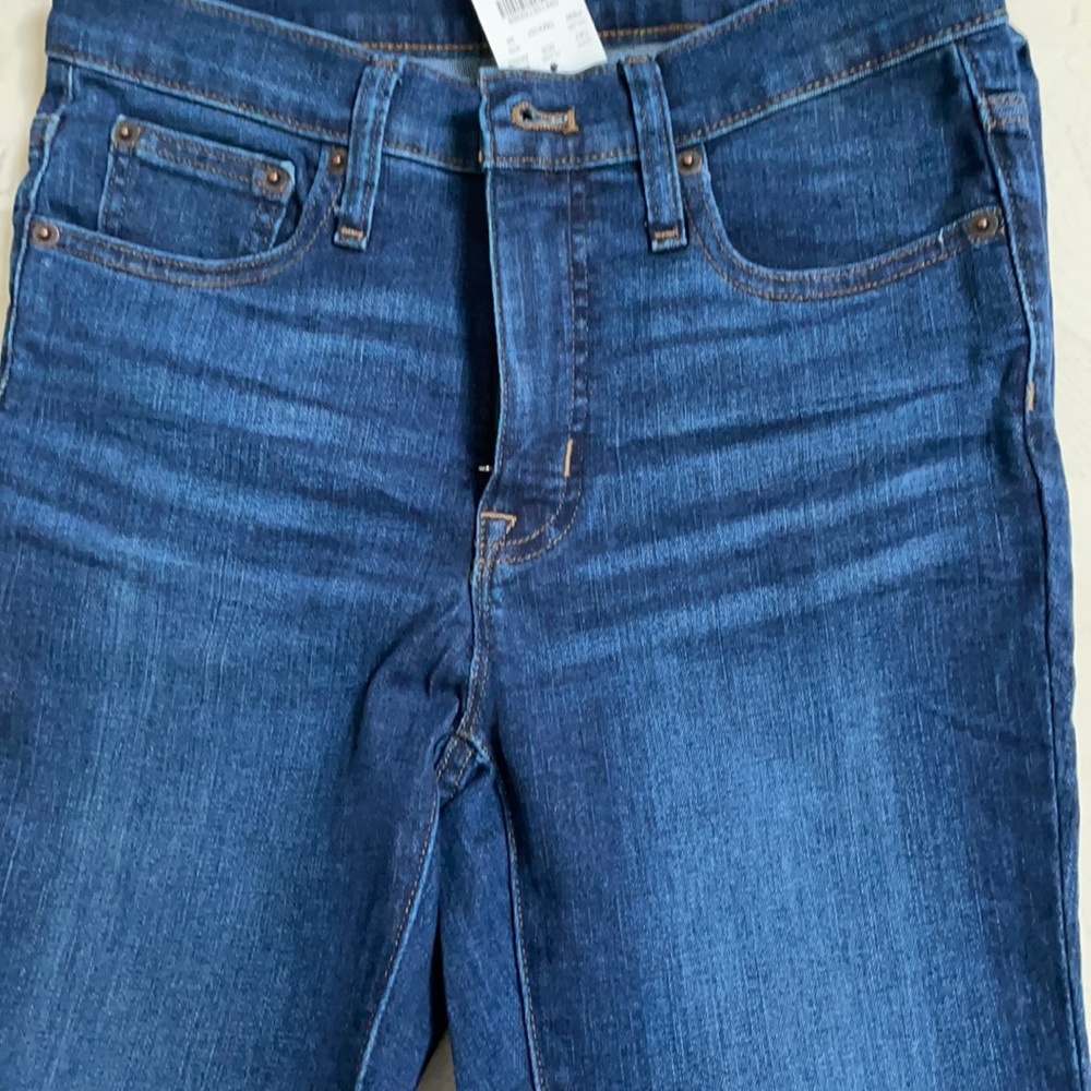 High rise skinny jeans in Rinse wash! NWT.